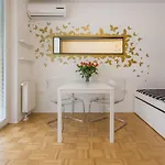 Gorgeous Flat With Garage 公寓 *