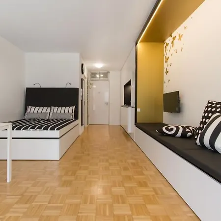 Daire Gorgeous Flat With Garage