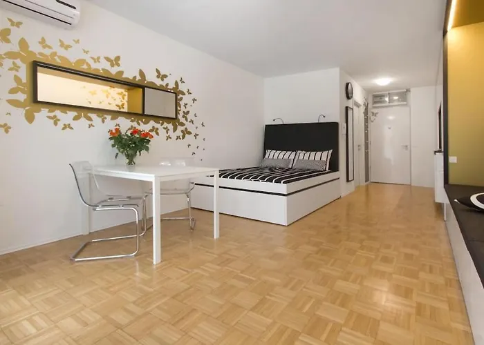 Gorgeous Flat With Garage Lägenhet *