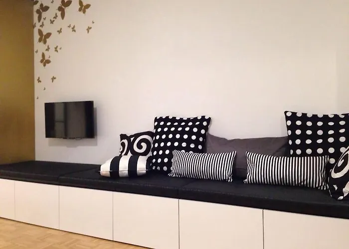 Lägenhet Gorgeous Flat With Garage