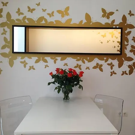 Gorgeous Flat With Garage Lublaň