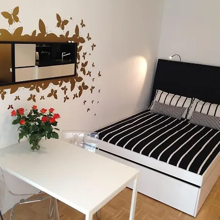Gorgeous Flat With Garage Apartmán *